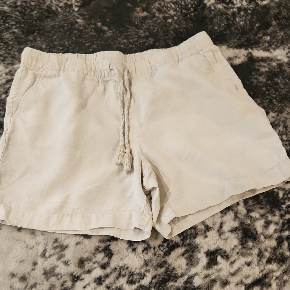 Women's Linen Cream Shorts